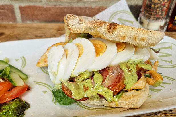 Broodje kip ei bacon Broodje kip ei bacon